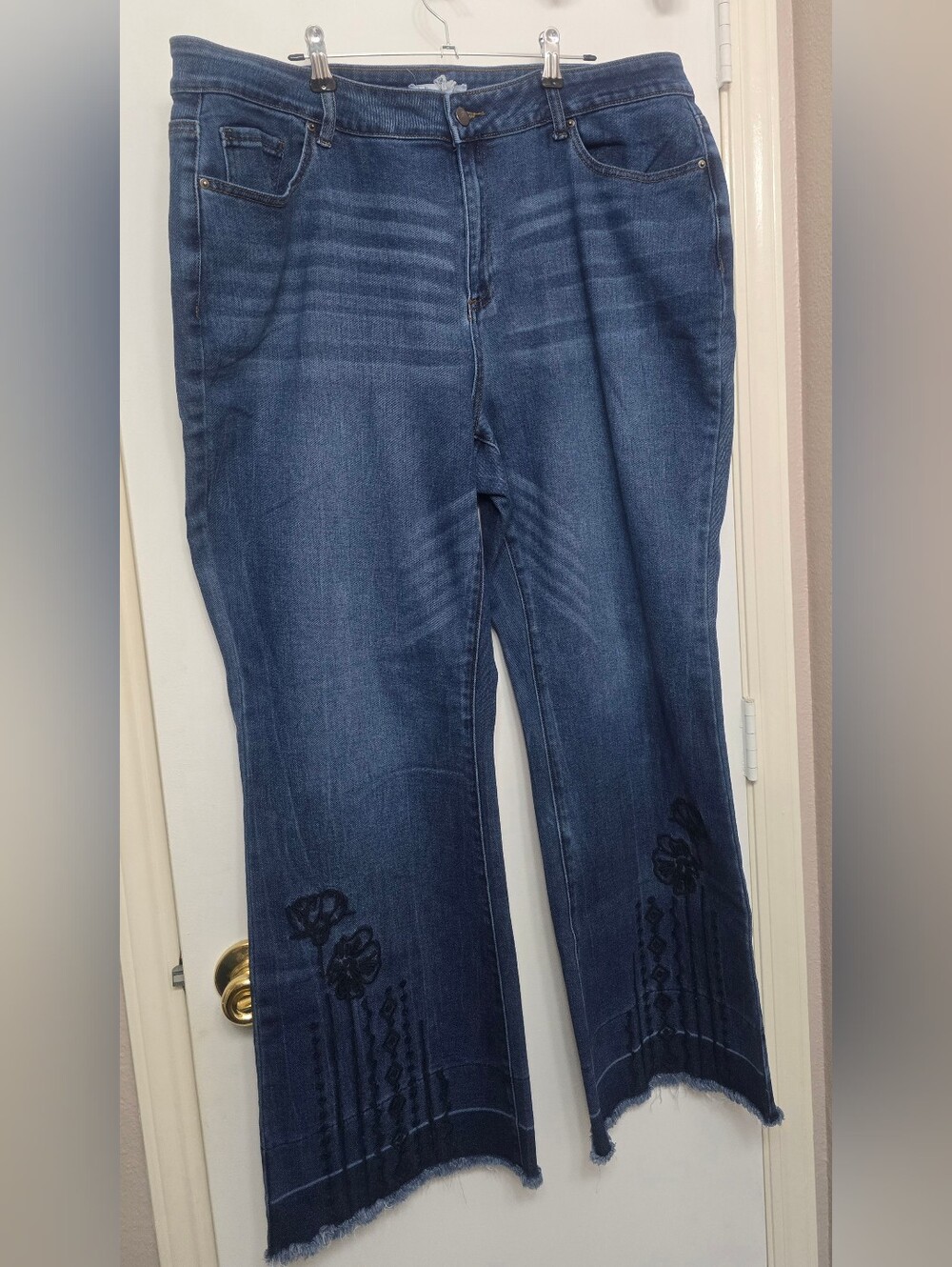 S81 Indigo Thread Women's Dark Blue Embroidered Hem Jeans